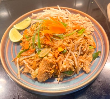 Pad Thai prepared by Jai Pui